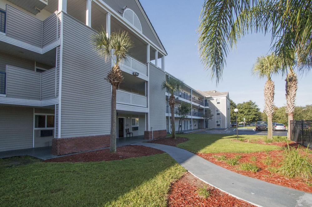 Williamsburg Hometowne Studios By Red Roof Orlando South מראה חיצוני תמונה