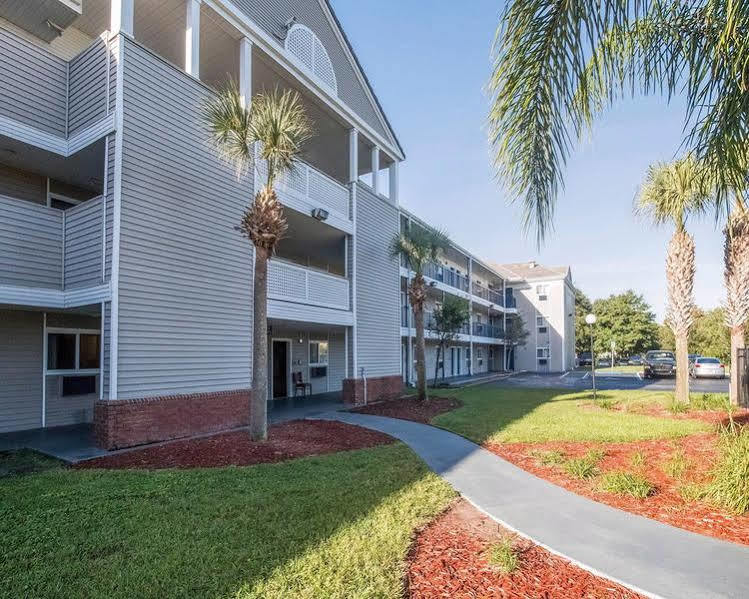 Williamsburg Hometowne Studios By Red Roof Orlando South מראה חיצוני תמונה